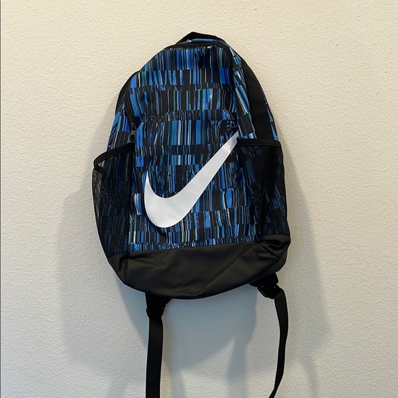 alternative to bellroy wallets Mag Wallet Colour:Blue Color:494 Game Royal combined with polyester and Nike Black Oregon State